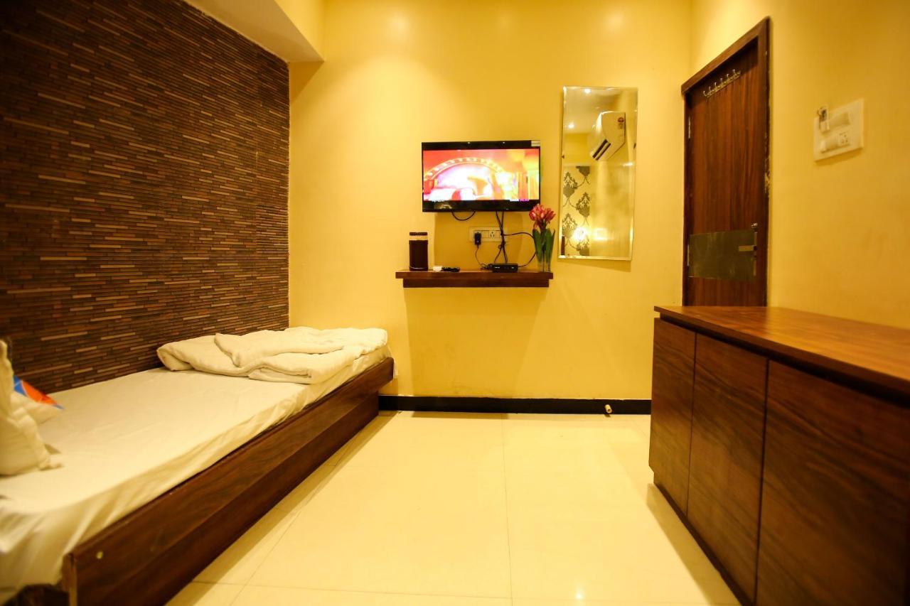 Garden Creek Residency - Near To Mumbai International Airport Hotel Eksteriør billede